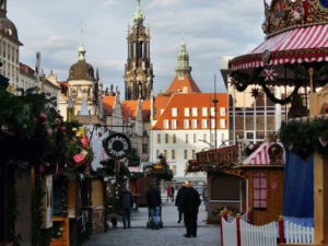 beroemde kerstmarkt in een grote Duitse stad